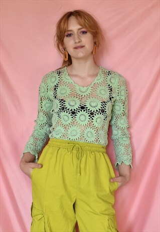 VINTAGE 90S GREEN CROCHET LONG SLEEVED V-NECK TOP