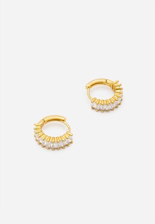 TINY HUGGIE HOOP EARRINGS IN GOLD WITH WHITE STONES