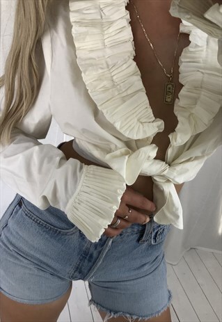 VINTAGE Y2K CREAM RUFFLE COLLAR & CUFF FITTED BLOUSE
