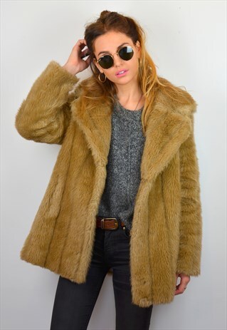 VINTAGE 1960S LIGHT BROWN BLONDE FAUX FUR COAT