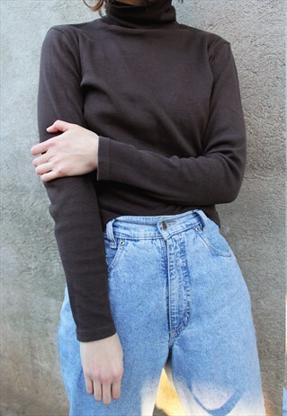 BROWN TURTLENECK TOP