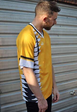 VINTAGE 90'S PUMA GRAPHIC PATTERNED V NECK TEE