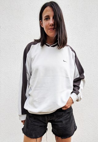 VINTAGE NIKE SWEATSHIRT