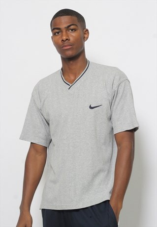VINTAGE NIKE T-SHIRT
