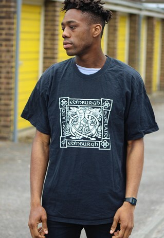 VINTAGE OVERSIZED // 90'S // T-SHIRT
