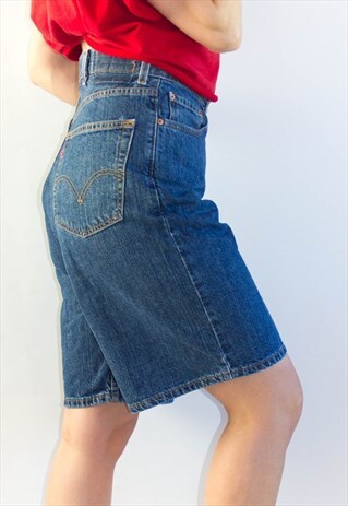 VINTAGE 90'S GUY FIT LEVI SHORTS