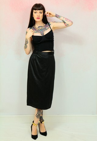 1980S VINTAGE SILKY WET LOOK CROC TEXTURED BLACK MIDI SKIRT