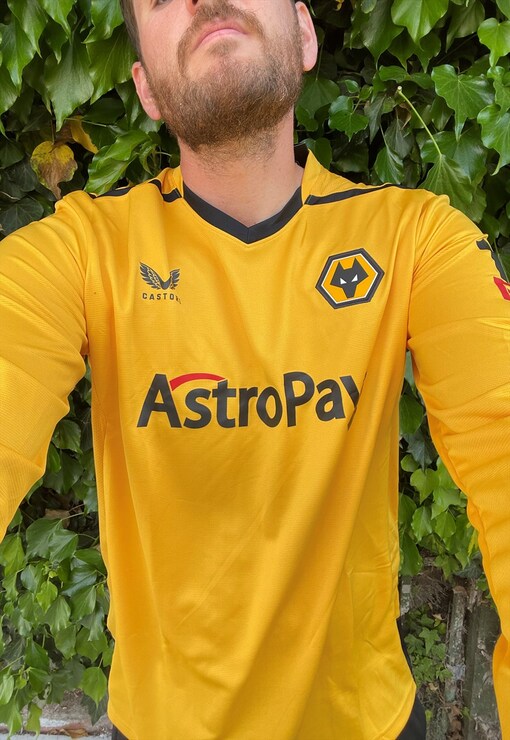 garment image