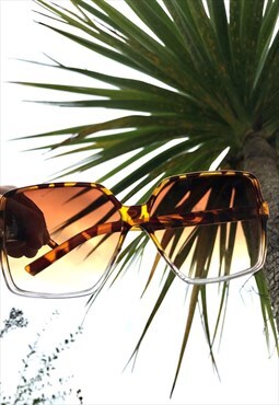Y2K Tortoiseshell Gold Print Ombre Black Sunglasses 
