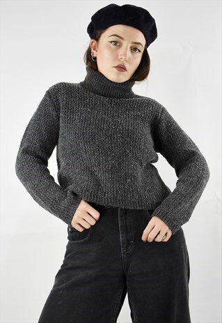 BEAUTIFUL GREY VINTAGE CALVIN KLEIN TURTLE NECK CROPPED KNIT