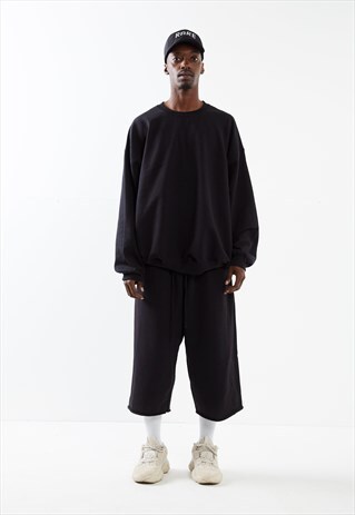 BLACK SWEATSHIRT