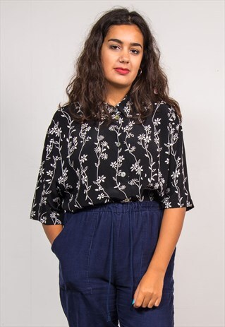 VINTAGE 90'S BLACK FLOWER PRINT SHORT SLEEVE SHIRT