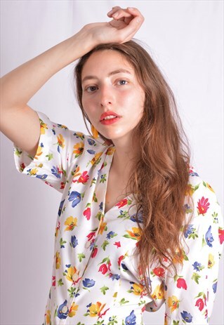 WHITE SHIRT MULTI FLOWERS