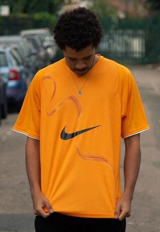 VINTAGE NIKE DRINKS-FIT T-SHIRT WITH CENTRAL LARGE TICK