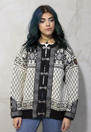 BLACK & WHITE VINTAGE NORWEGIAN CARDIGAN A259