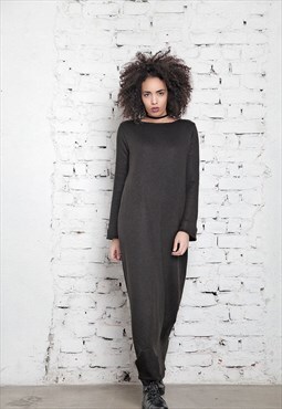 Maxi knitted dress with long flared sleeves