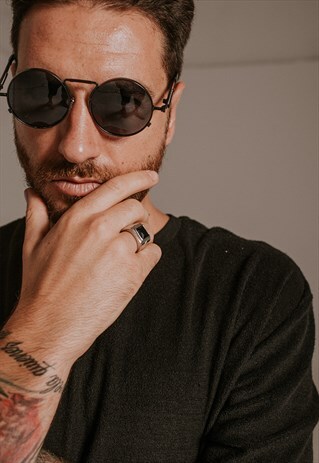 VINTAGE BLACK SUNGLASSES