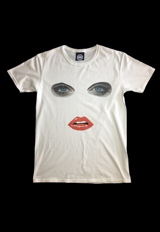 THE FACE TEE GRAPHIC TSHIRT IN WHITE SIZE MEDIUM