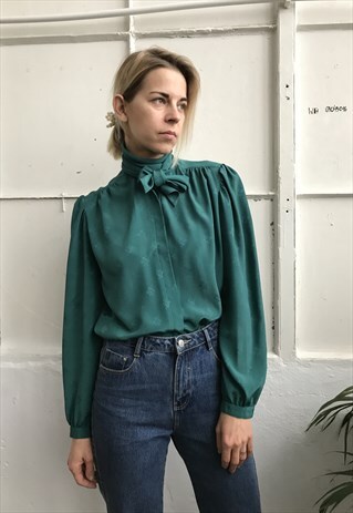 VINTAGE 80' BEAUTIFUL ELEGANT GREEN SHIRT WITH SCARF