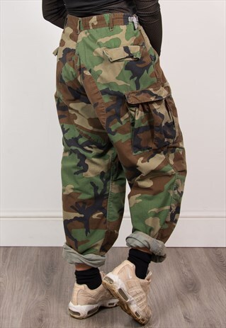 VINTAGE 90'S GRUNGE CAMO TROUSERS