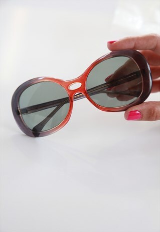 VINTAGE OVERSIZED BUTTERFLY FRAME, DARK LENSES