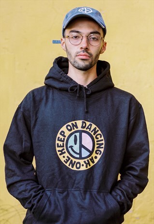 BLACK PULLOVER KEEP ON DANCING PEACE HOODIE