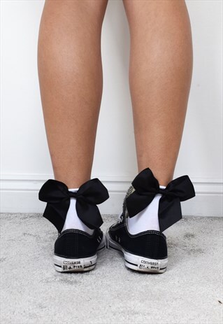 WHITE SOCKS WITH BOW