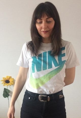 VINTAGE 90S NIKE T-SHIRT