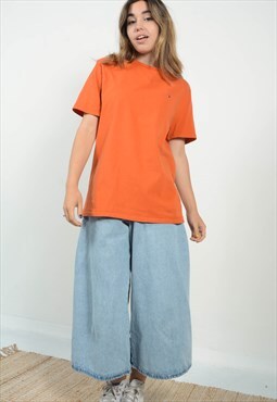Vintage 90s Tommy Hilfiger  T-Shirt in Orange 