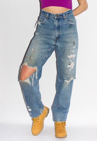 SUPER DISTRESSED HIGH WAIST LEVI MOM JEANS
