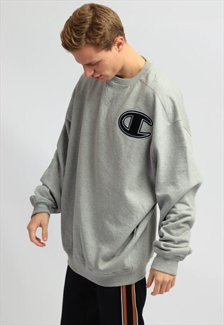 VINTAGE CHAMPION SWEATSHIRT