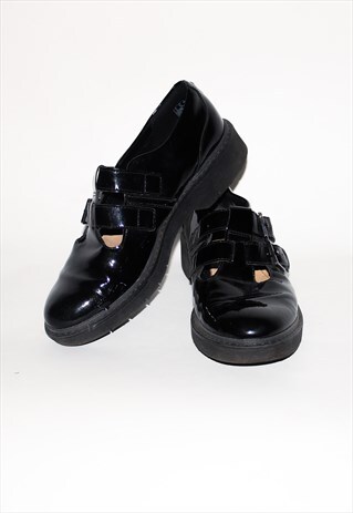 Vintage Y2K women's faux leather loafer shoes in black