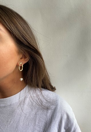 DAINTY GOLD AND FAUX PEARL DOPPER EARRINGS