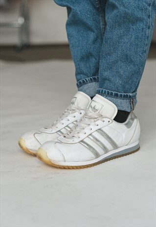 VINTAGE 90S WHITE TRAINERS