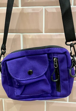VINTAGE INSPIRED BAG CROSS BODY IN PURPLE WITH BLACK ZIPPER