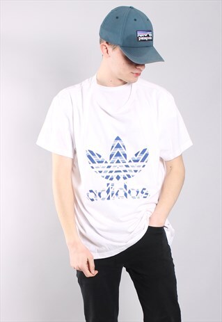 VINTAGE ADIDAS T-SHIRT