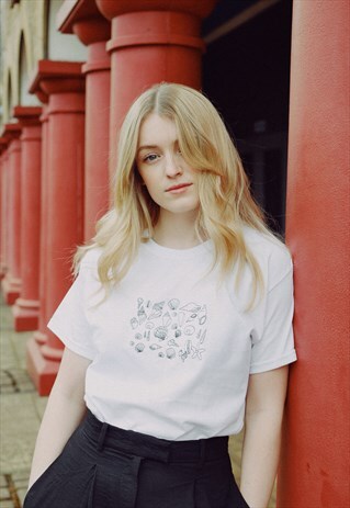 T-SHIRT IN WHITE WITH SHELL EMBROIDERY