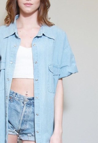 VINTAGE 1990'S BOYFRIEND FIT CHAMBRAY LIGHT DENIM SHIRT.