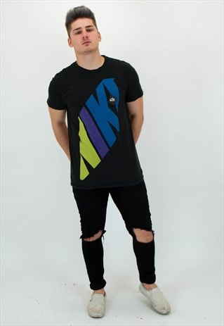 VINTAGE NIKE T-SHIRT