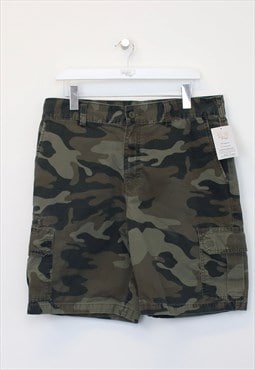Vintage Dickies cargo shorts in green. Best fits 34