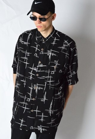 VINTAGE 90S BLACK AND WHITE GRAPHIC SHORT SLEEVE SHIRT