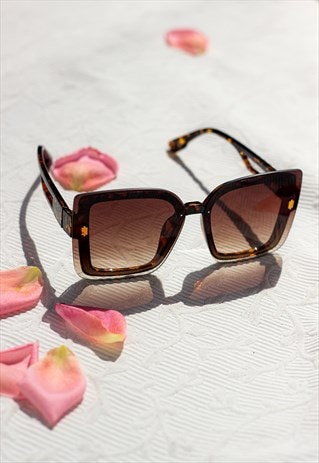 Tortoise Shell Front Lens Glitter Butterfly Sunglasses