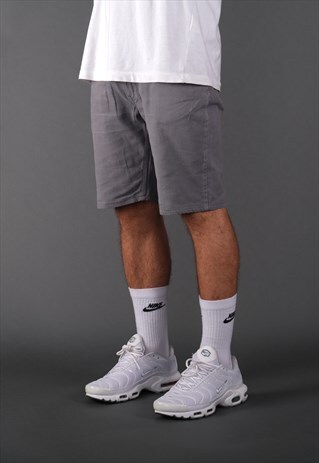 VINTAGE CARHARTT CARGO SHORTS IN GREY.