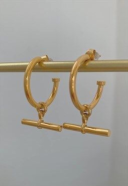 TITAN. Gold T-Bar  Hoop Earrings