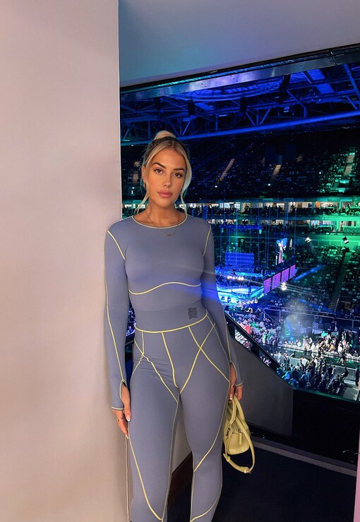 garment image