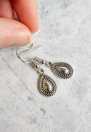 CLASSIC TEARDROP EARRINGS