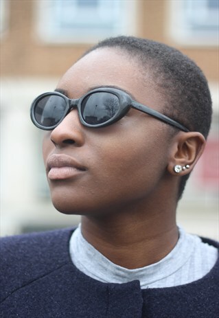 VINTAGE BLACK OVAL CAT-EYE SUNGLASSES 60S 80S FESTIVAL SUMME
