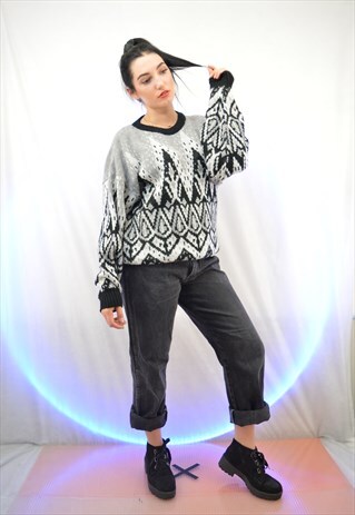 VINTAGE GRAPHIC THREE COLOUR SWEATSHIRT