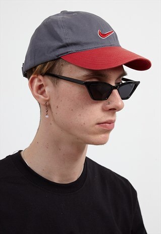 VINTAGE GREY RED NIKE BASEBALL CAP