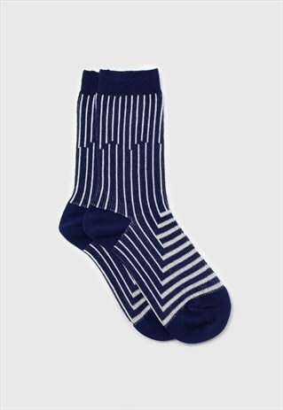 NAVY AND WHITE GEOMETRIC SOCKS